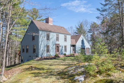 /international/us/135-fairwind-lane-yarmouth-me-110107783308/