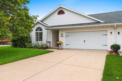/international/us/2838-capricorn-drive-green-bay-wi-110101214654/