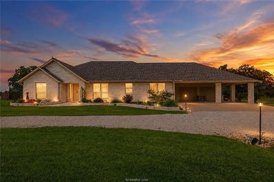/international/us/14498-county-road-274-somerville-tx-110108798494/
