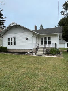 /international/us/404-e-maple-street-clyde-oh-110110211247/