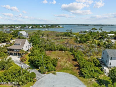 /international/us/6912-canal-drive-lot-15-emerald-isle-nc-110103290493/