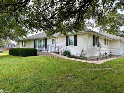 /international/us/813-s-8th-street-chariton-ia-110101366976/