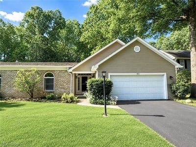 /international/us/361-hilltop-boulevard-canfield-oh-110106024282/