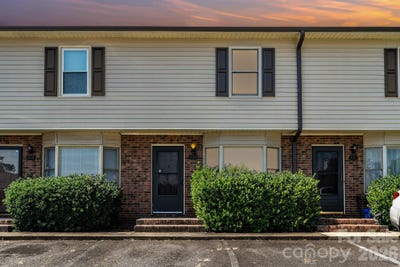 /international/us/434-stoneycreek-lane-rock-hill-sc-110107982352/