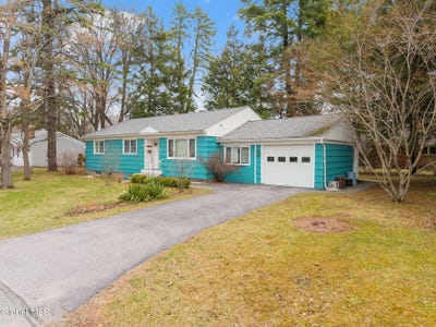 /international/us/6-springwood-drive-saratoga-springs-ny-110107349604/