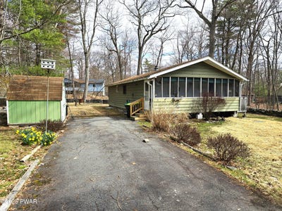 /international/us/104-quail-court-dingmans-ferry-pa-110098596470/