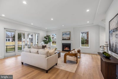 /international/us/629-n-lincoln-street-n-arlington-va-110104332296/