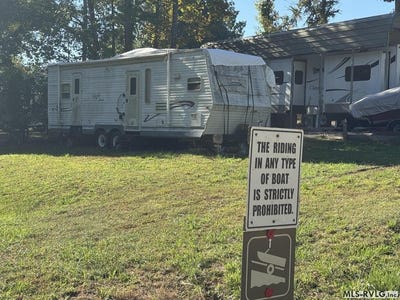 /international/us/64-deerfield-trl-bracey-va-110120588979/