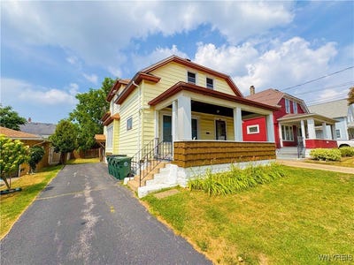 /international/us/366-penora-street-lancaster-ny-110101479037/