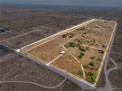 /international/us/104-las-primas-lane-encino-tx-110110208331/