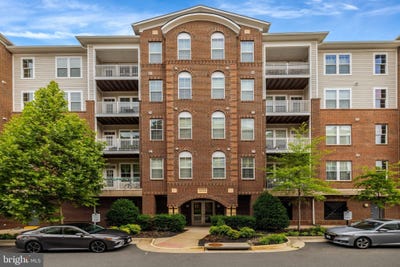 /international/us/13724-neil-armstrong-avenue-herndon-va-110109154091/