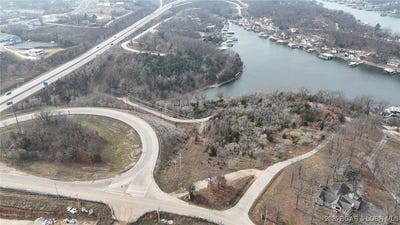 /international/us/kalfran-drive-osage-beach-mo-110105870692/