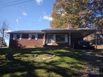 /international/us/183-maple-road-spruce-pine-nc-110096752910/