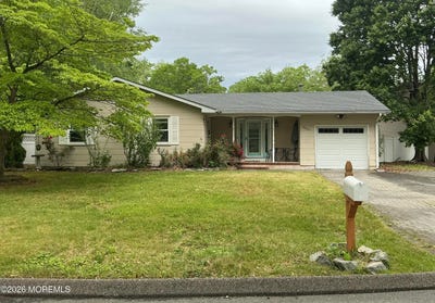 /international/us/2249-emerald-park-drive-forked-river-nj-110108219061/