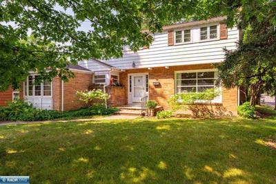 /international/us/11-s-4th-street-w-aurora-mn-110119932158/