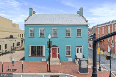 /international/us/3-w-main-street-waynesboro-pa-110104488302/