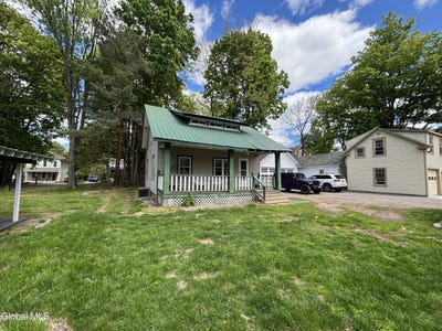 /international/us/165-lake-avenue-saratoga-springs-ny-110107397479/