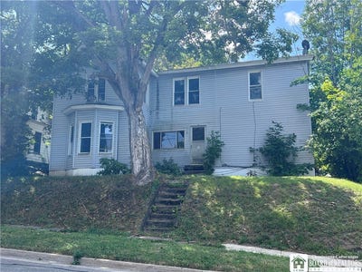 /international/us/222-s-main-street-jamestown-ny-110101200235/