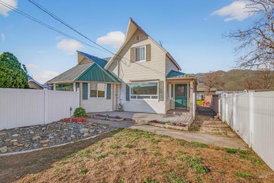 /international/us/1266-poplar-st-clarkston-wa-110106317991/