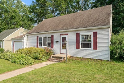 /international/us/331-badger-drive-baraboo-wi-110100899621/