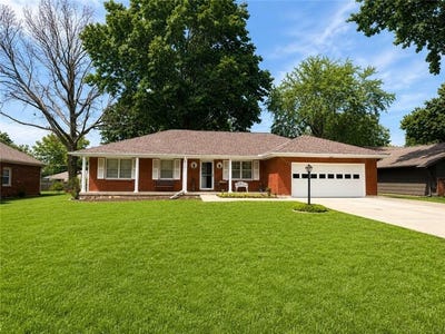 /international/us/1101-sw-azure-avenue-blue-springs-mo-110108570481/