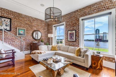 /international/us/301-e-bay-street-unit-405-jacksonville-fl-110098583287/