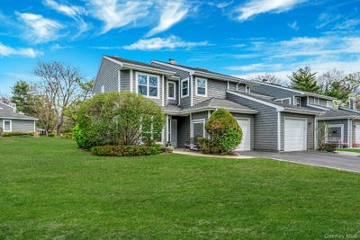 /international/us/47-madder-lake-circle-commack-ny-110107869484/