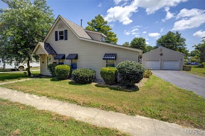 /international/us/622-n-jackson-street-pittsfield-il-110120482040/