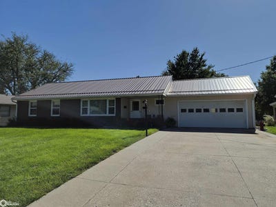 /international/us/210-peasley-avenue-oskaloosa-ia-110120151863/