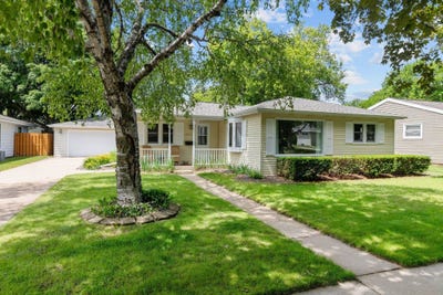 /international/us/2213-n-bennett-street-appleton-wi-110108959393/
