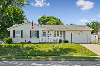 /international/us/2247-saint-john-drive-dubuque-ia-110108353768/
