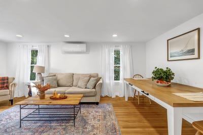 /international/us/235-elm-street-bangor-me-110110372784/
