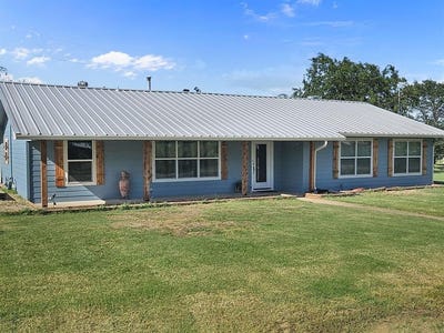 /international/us/398-w-allen-street-evant-tx-110101075409/