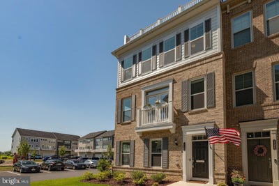 /international/us/17321-virginia-pine-way-dumfries-va-110108378911/
