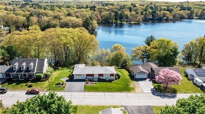 /international/us/15-lakeside-drive-smithfield-ri-110107983837/
