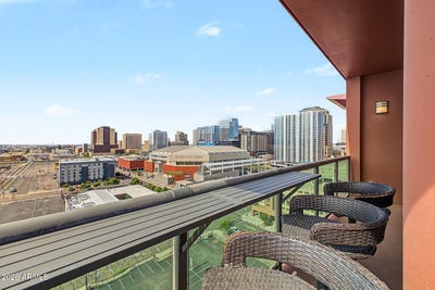 /international/us/310-s-4th-street-phoenix-az-110120484211/