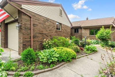 /international/us/6980-hollyhill-court-sw-byron-center-mi-110100652053/