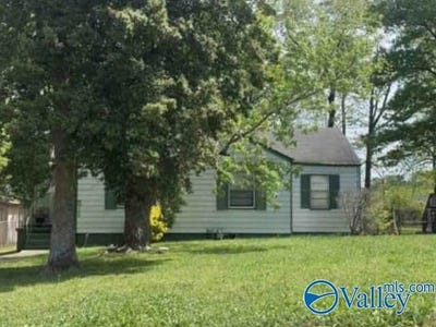 /international/us/112-ridgewood-avenue-fairfield-al-110107225475/