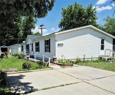 /international/us/15-capital-drive-inver-grove-heights-mn-110100750877/