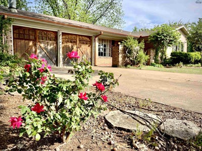 /international/us/913-s-preston-road-burkburnett-tx-110107334468/