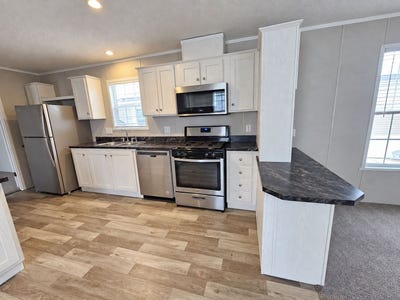 /international/us/46000-geddes-road-canton-mi-110120040907/