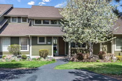 /international/us/10870-village-loop-redmond-or-110099135979/