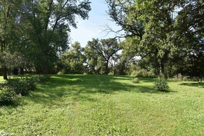 /international/us/105-pierce-street-iowa-falls-ia-110119586022/