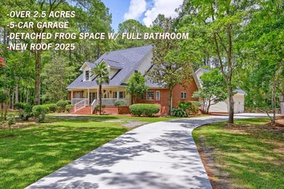 /international/us/132-cherrywood-drive-summerville-sc-110108392954/
