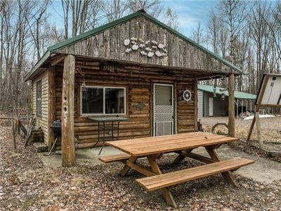 /international/us/6549-n-kaiser-road-hawkins-wi-110091341832/