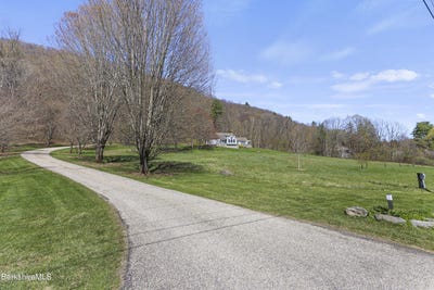 /international/us/109-under-mountain-rd-lenox-ma-110108108619/
