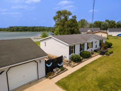 /international/us/880-ln-301-barton-lake-fremont-in-110101293398/?lang=en