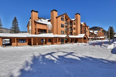 /international/us/71-alpine-drive-killington-vt-110105917136/