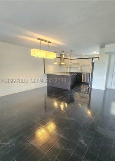 /international/us/3811-nw-84th-ave-sunrise-fl-110107608258/