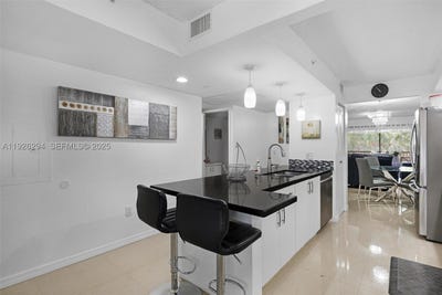 /international/us/900-sw-142nd-ave-pembroke-pines-fl-110104059426/